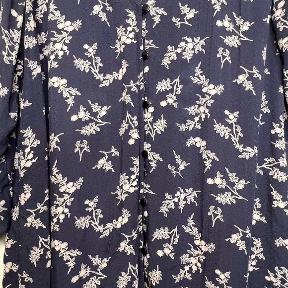 Hinge | Navy V Neck Floral Button Front Blouse 3/4 Sleeve Sz L - Picture 3 of 9